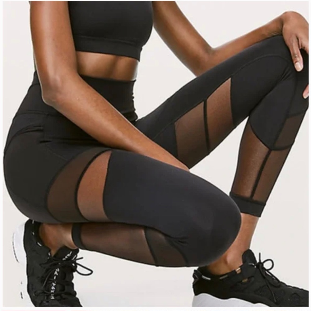 BNWOT Lululemon Size 6 Mesh in Motion leggings - 10/10